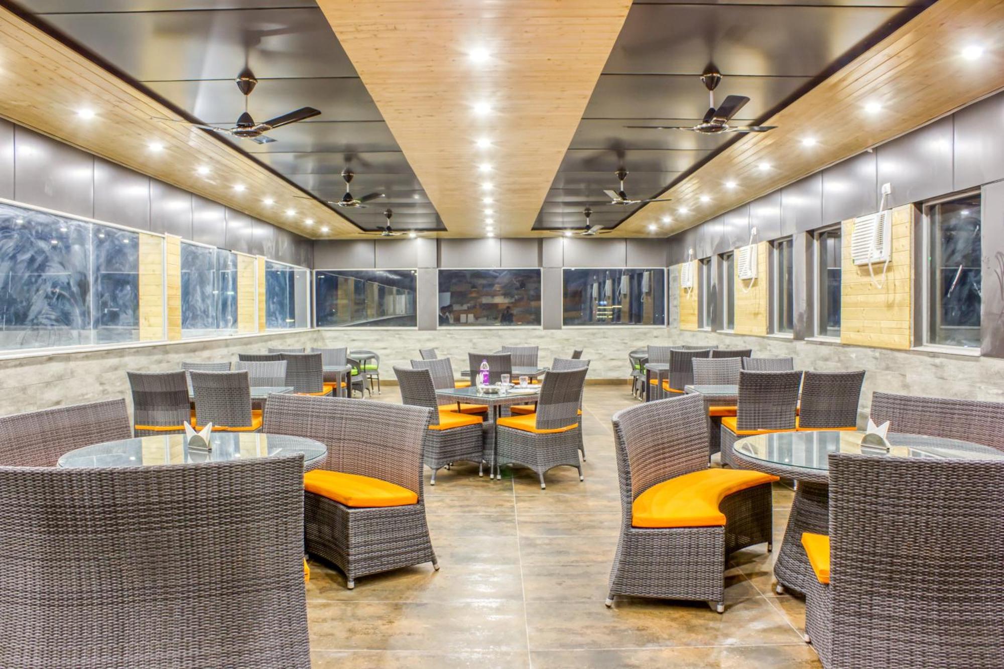 Zip By Spree Hotels Grand Legacy Prime Dehradun Exteriör bild