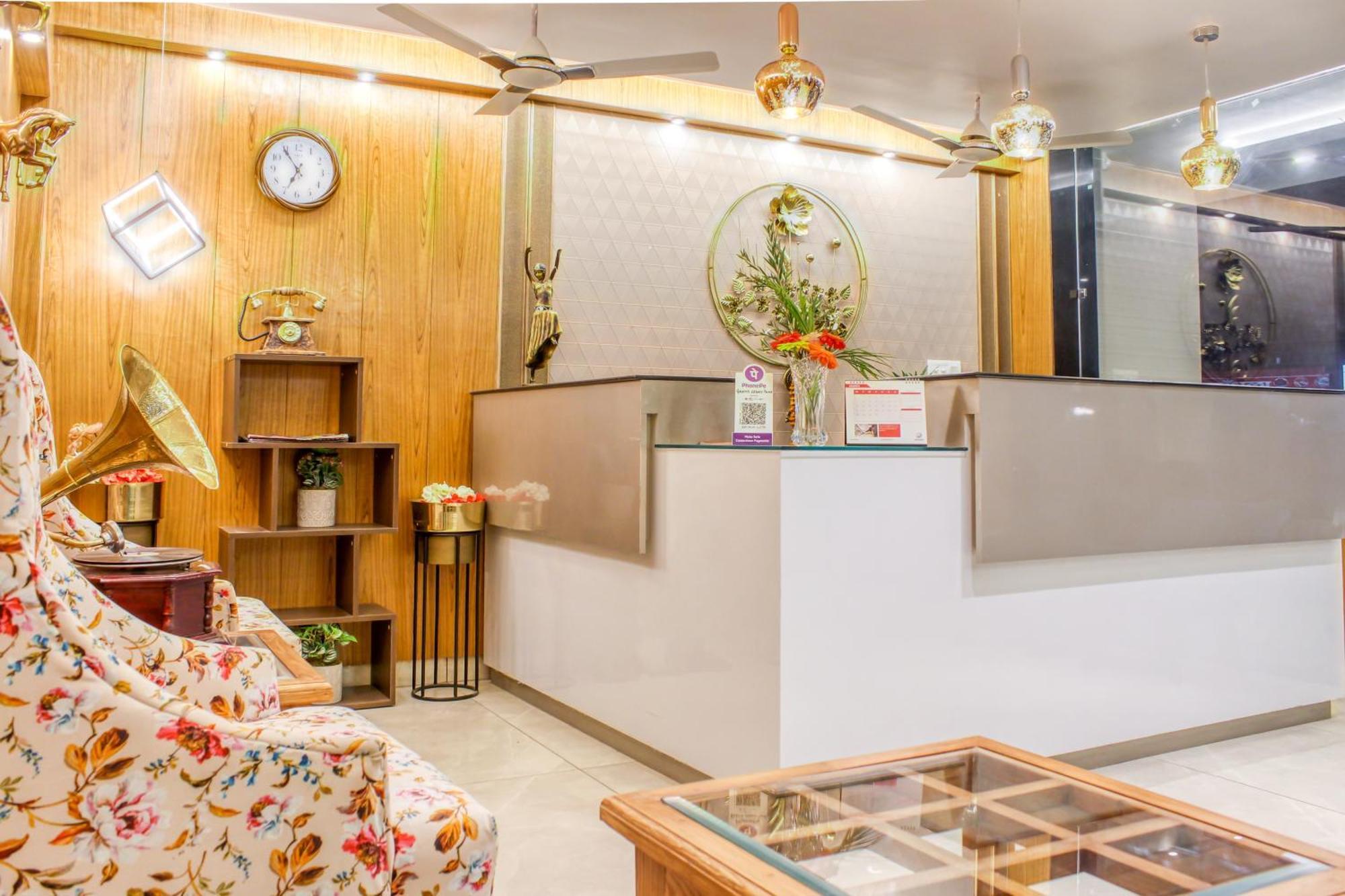 Zip By Spree Hotels Grand Legacy Prime Dehradun Exteriör bild