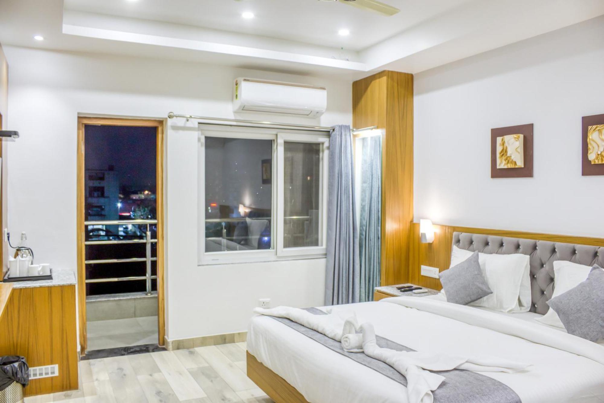 Zip By Spree Hotels Grand Legacy Prime Dehradun Exteriör bild