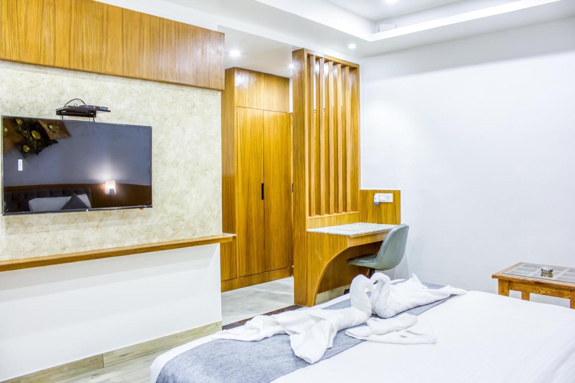 Zip By Spree Hotels Grand Legacy Prime Dehradun Exteriör bild