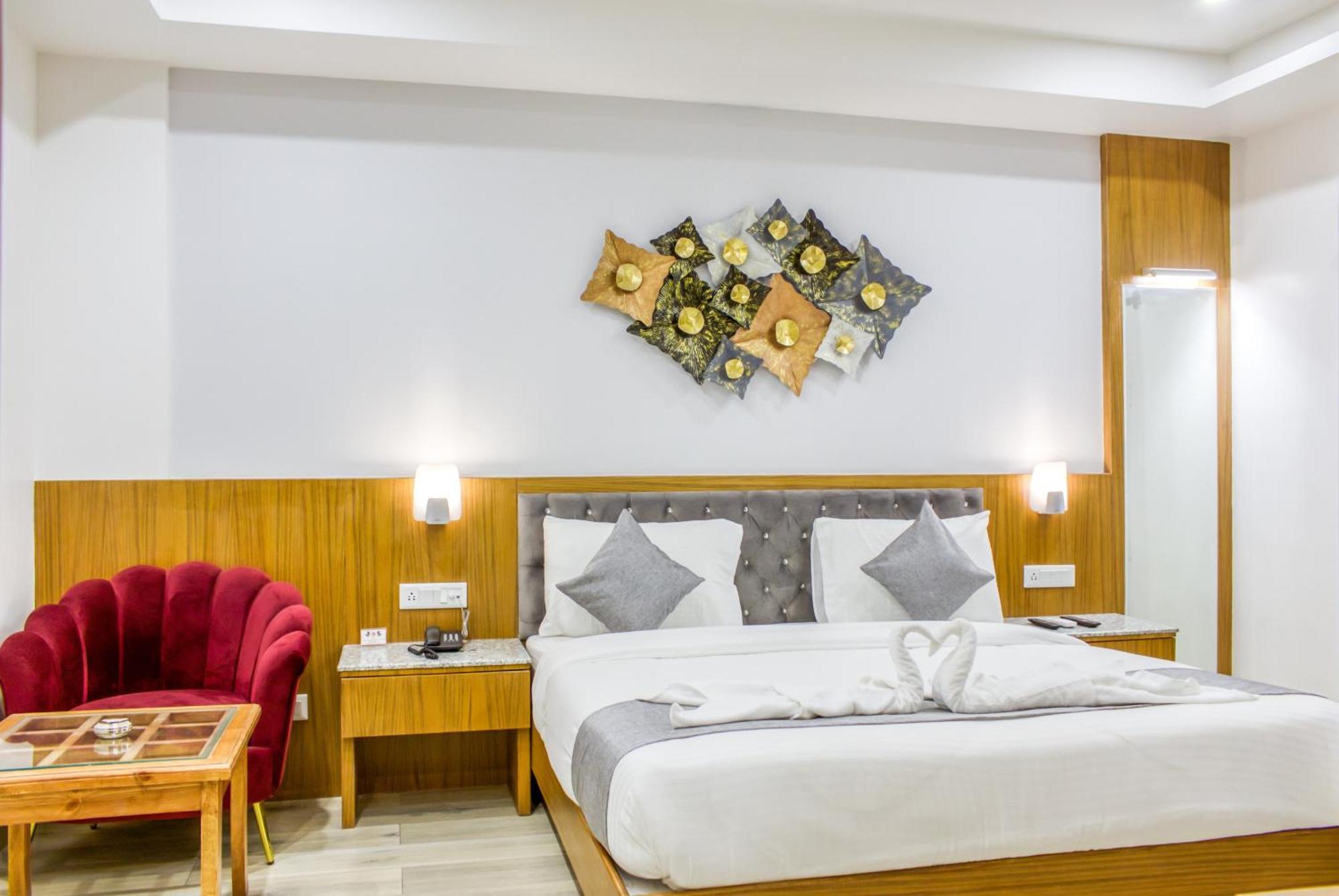 Zip By Spree Hotels Grand Legacy Prime Dehradun Exteriör bild