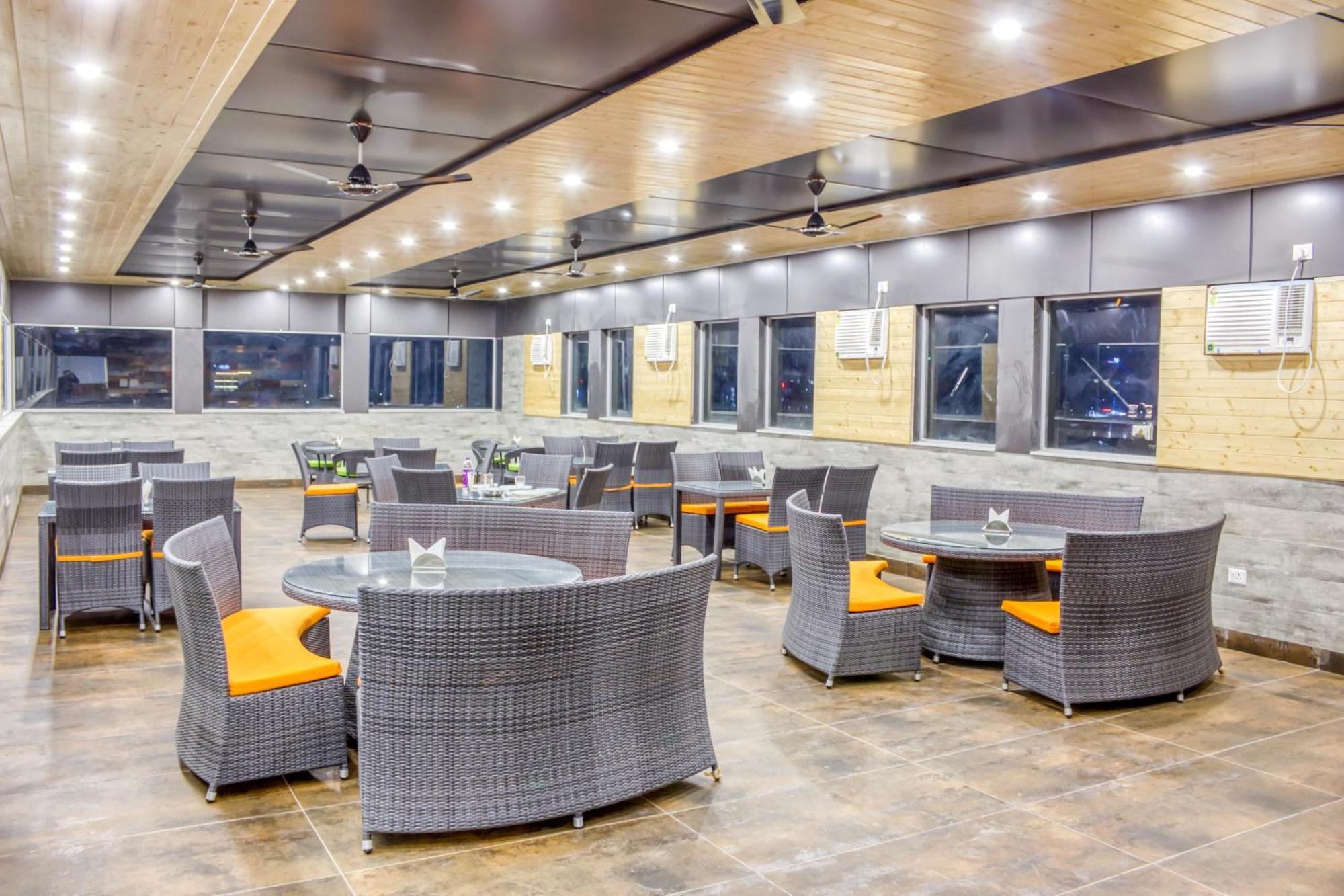Zip By Spree Hotels Grand Legacy Prime Dehradun Exteriör bild